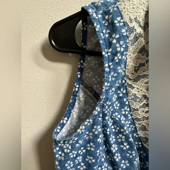 SOLD | Vintage RoughRider By Circle T Blue Floral Vest/Blouse | Women’s Size XS - Picture 3 of 9
